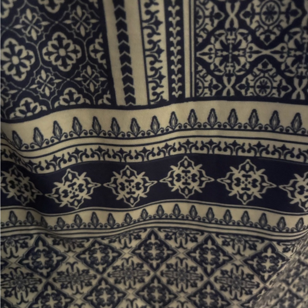 NWOT Sahalie Navy and White Geometric Short Sleeve Top - Picture 7 of 9